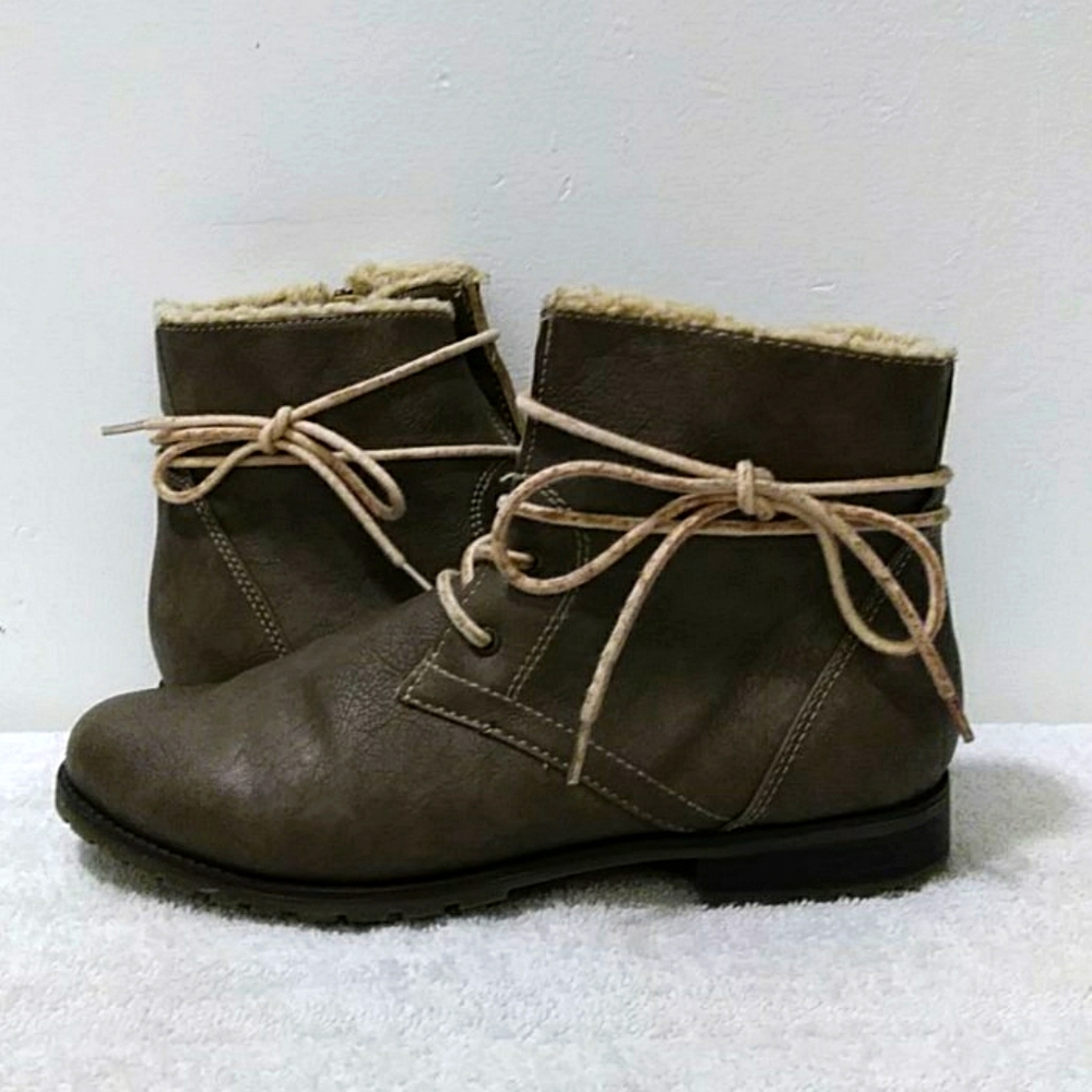 Sporto Jillian Fleece Lined Lace Up Ankle Boots